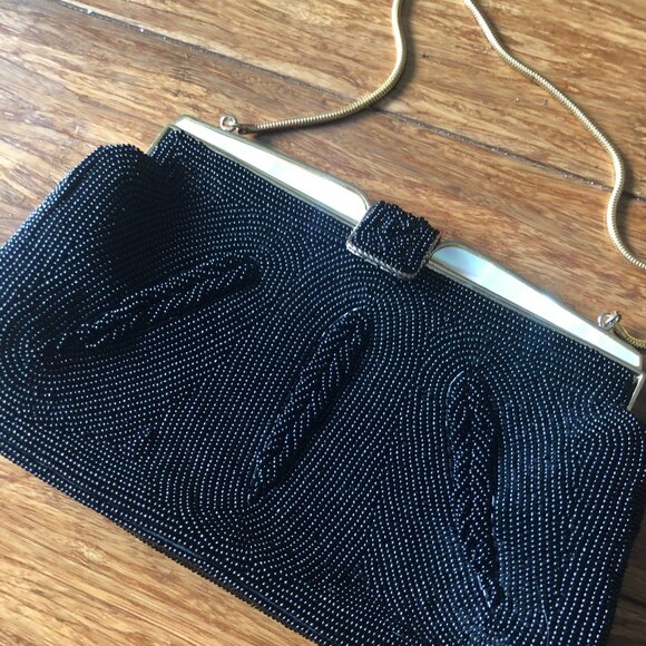 Vintage 1950s Black Purse Beaded with Mother of Pearl Clasp Excellent Condition - Picture 2 of 11